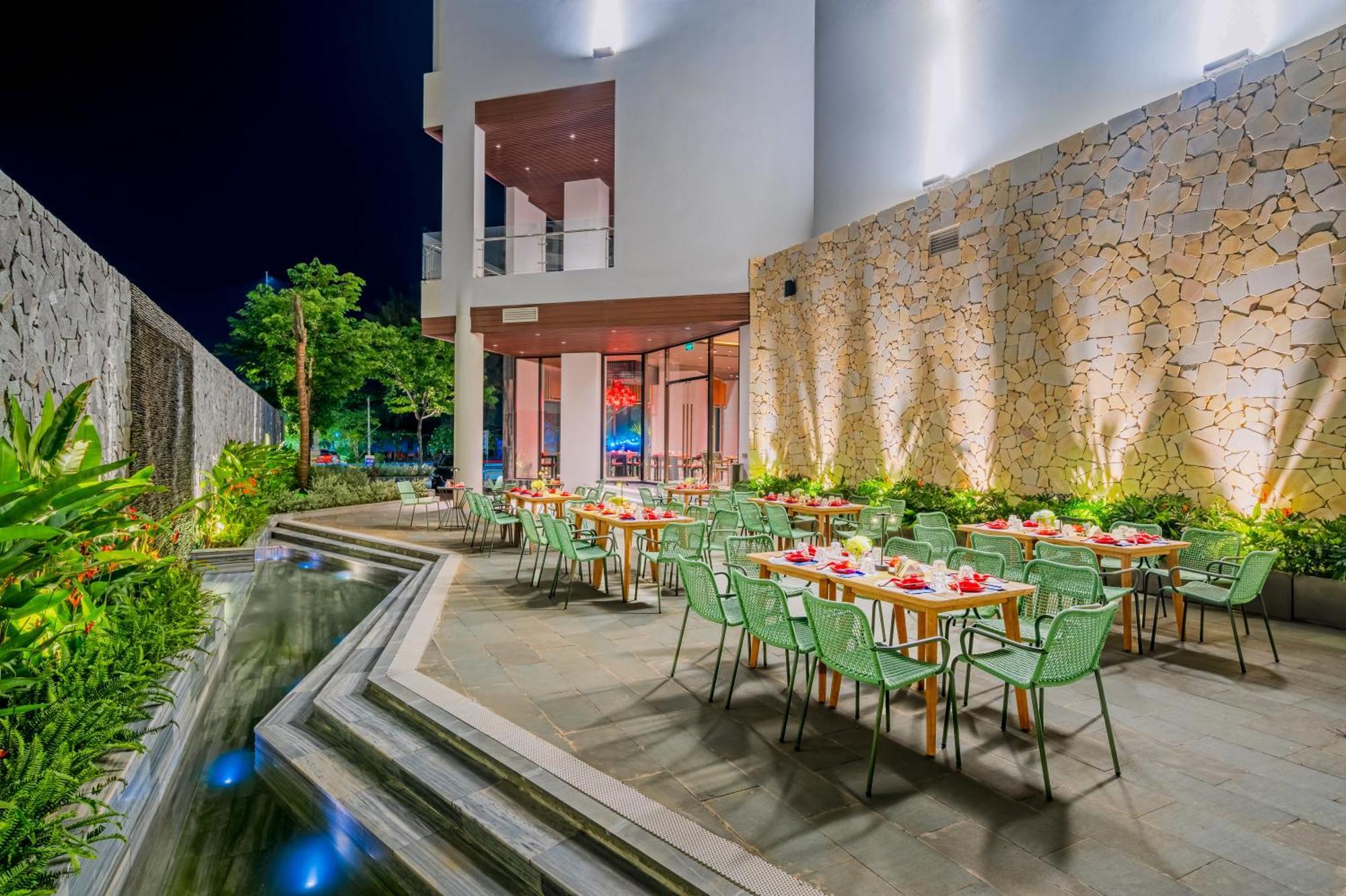 Poseido Hotel Quang Binh Донг Хой Екстериор снимка