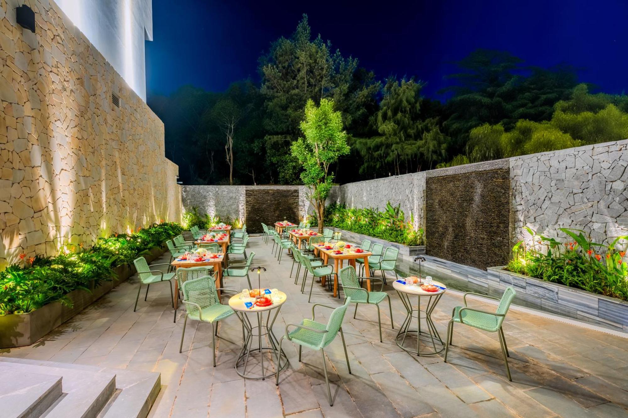 Poseido Hotel Quang Binh Донг Хой Екстериор снимка