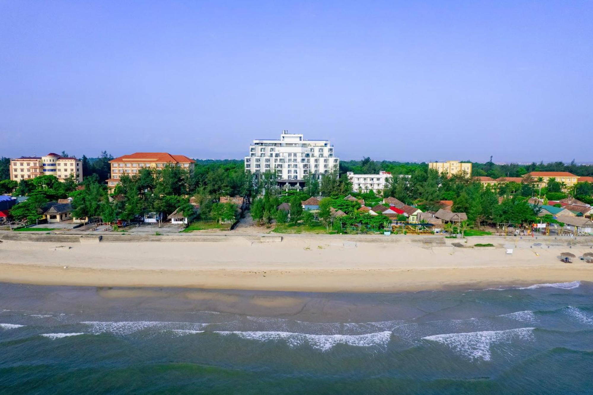 Poseido Hotel Quang Binh Донг Хой Екстериор снимка