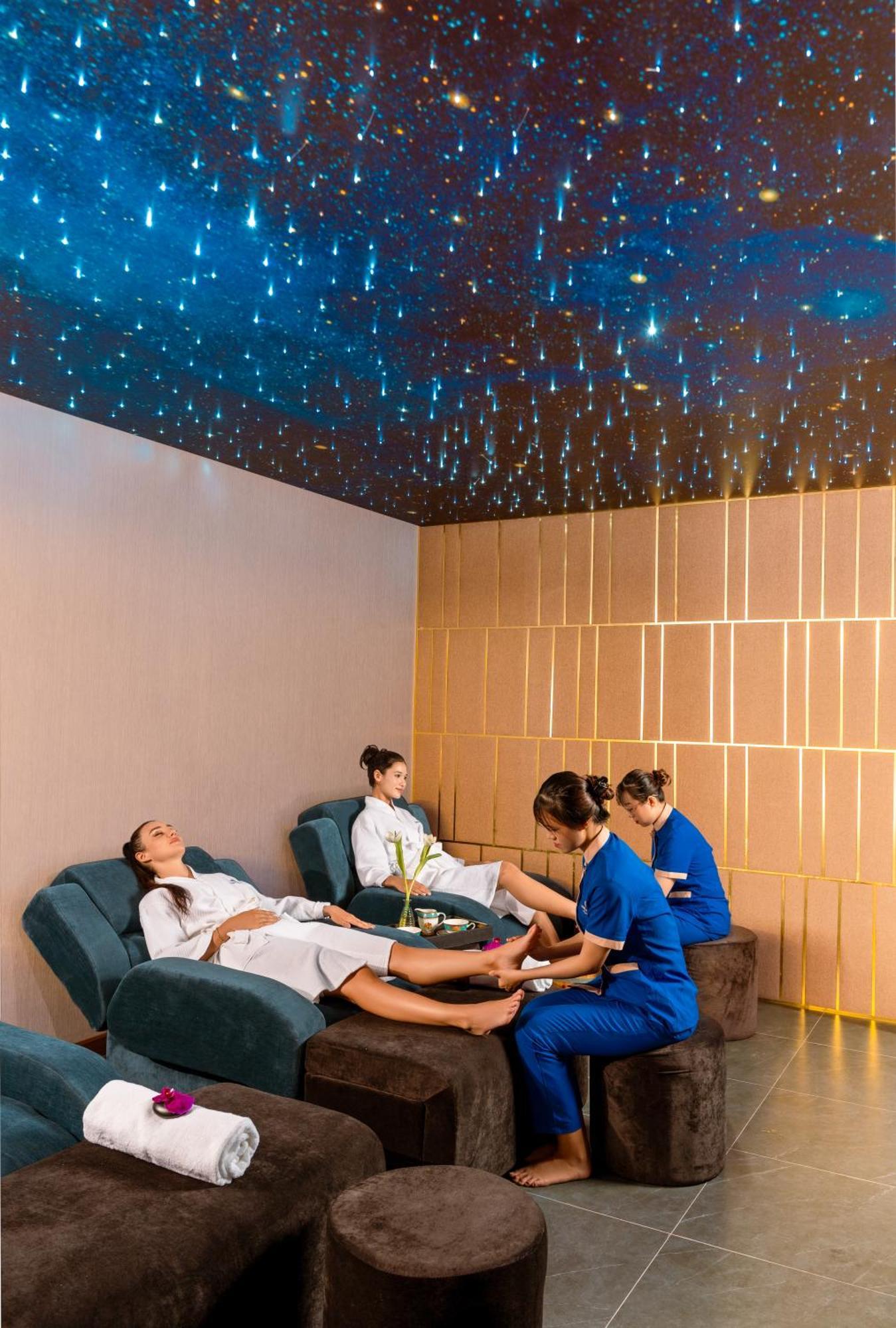 Poseido Hotel Quang Binh Донг Хой Екстериор снимка