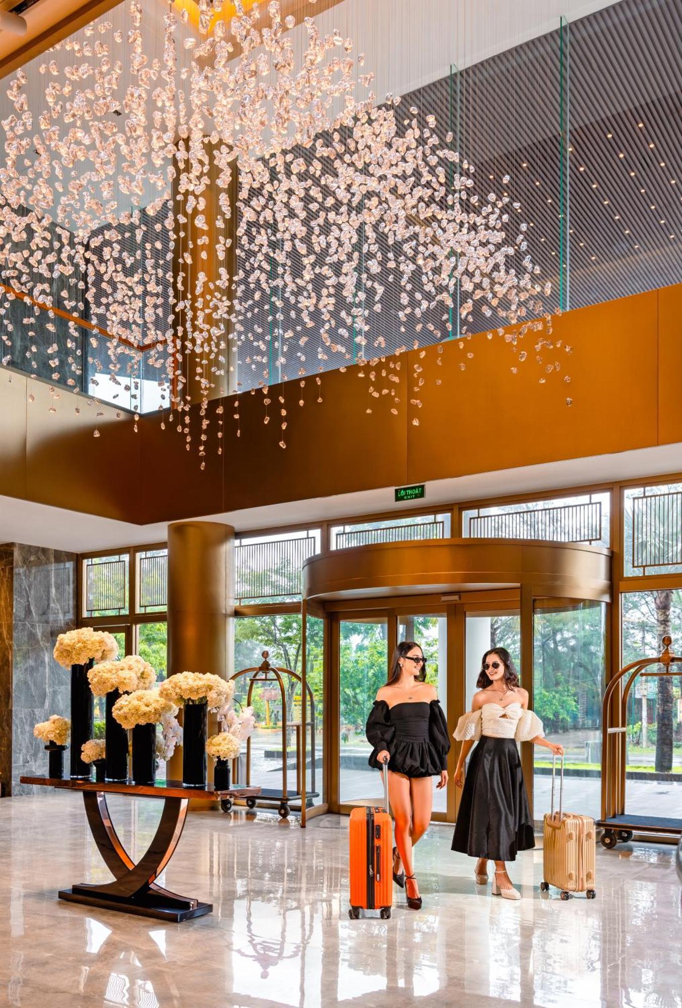 Poseido Hotel Quang Binh Донг Хой Екстериор снимка